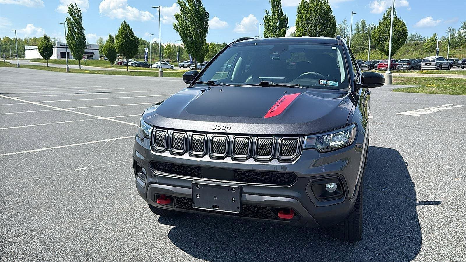 Used 2022 Jeep Compass Trailhawk w/ Trailhawk Convenience Group AWD/4WD image 14