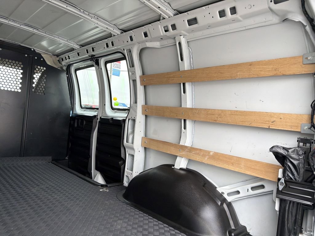Used 2024 GMC Savana 2500 w/ Driver Convenience Package image 16