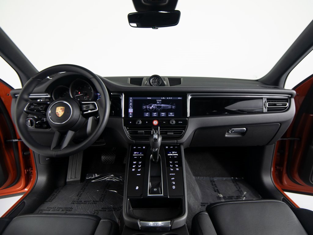 Certified 2025 Porsche Macan image 29