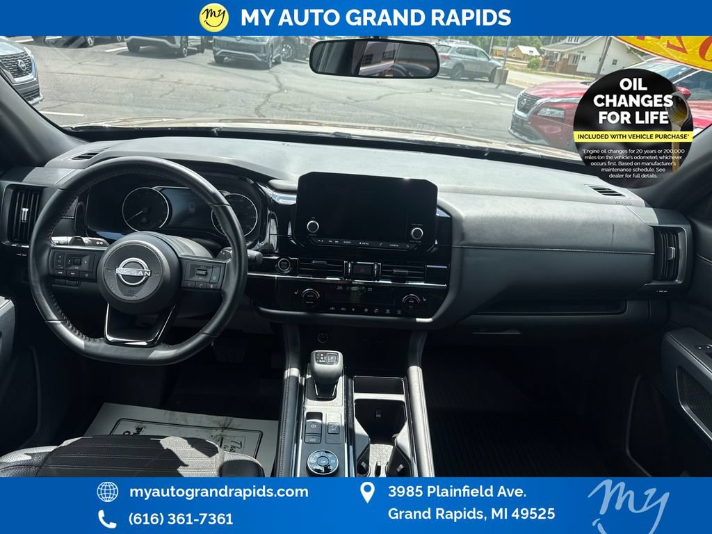Used 2024 Nissan Pathfinder Rock Creek AWD/4WD image 12