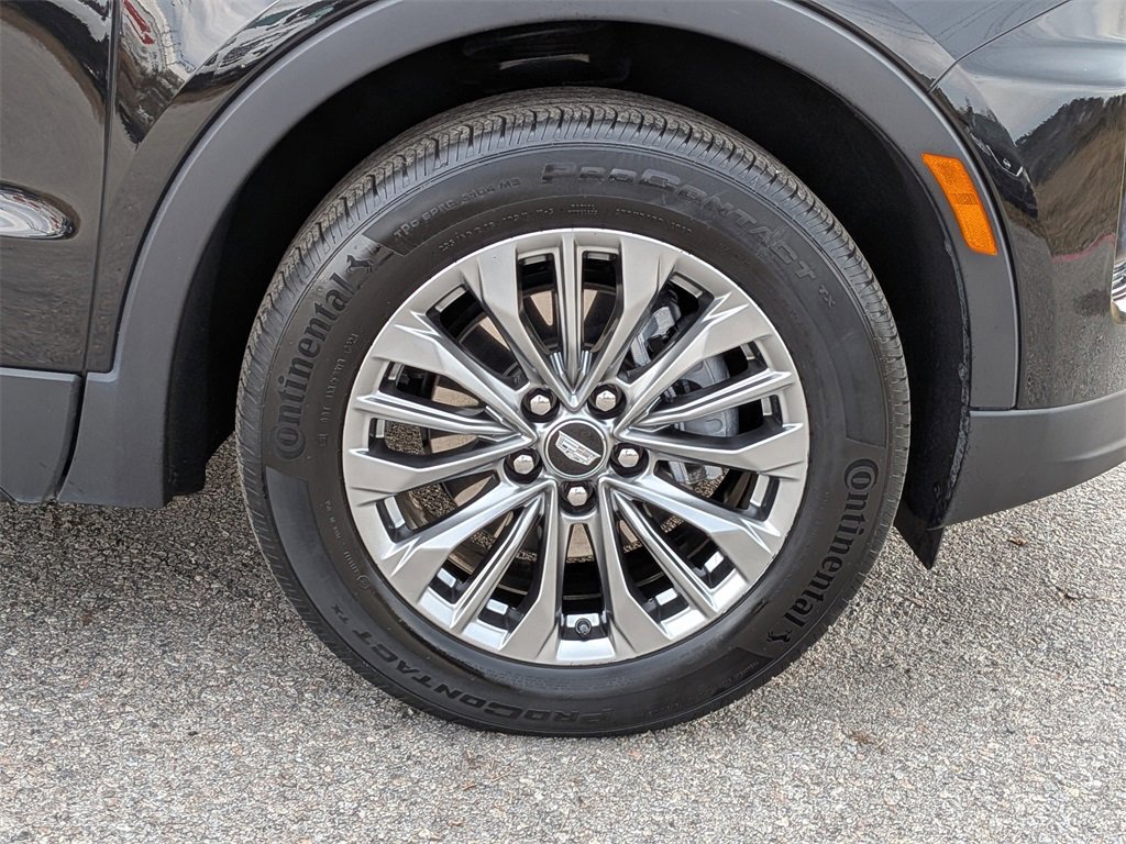 Certified 2025 Cadillac XT4 Premium Luxury image 14