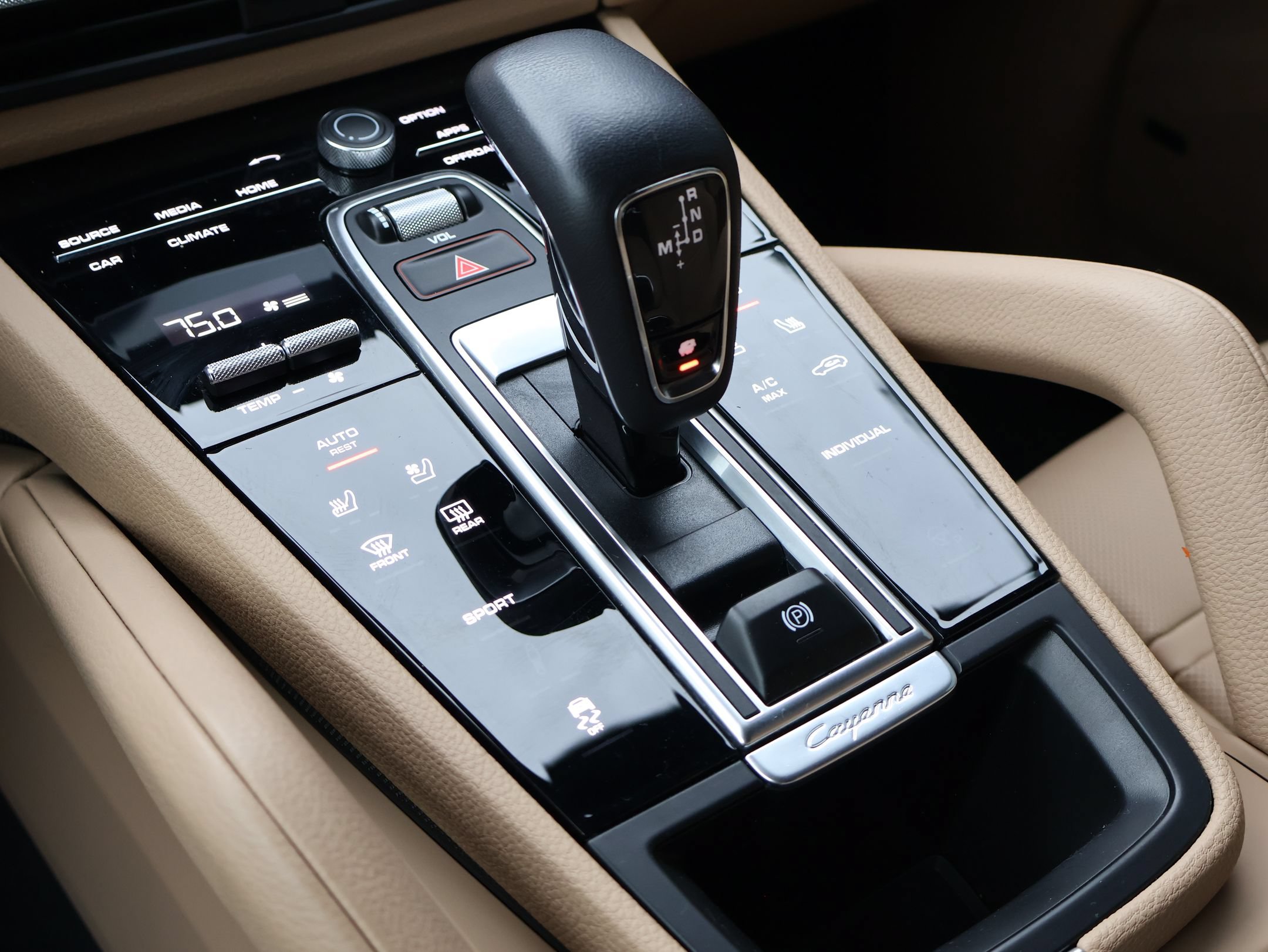 Certified 2023 Porsche Cayenne Platinum Edition AWD/4WD image 23