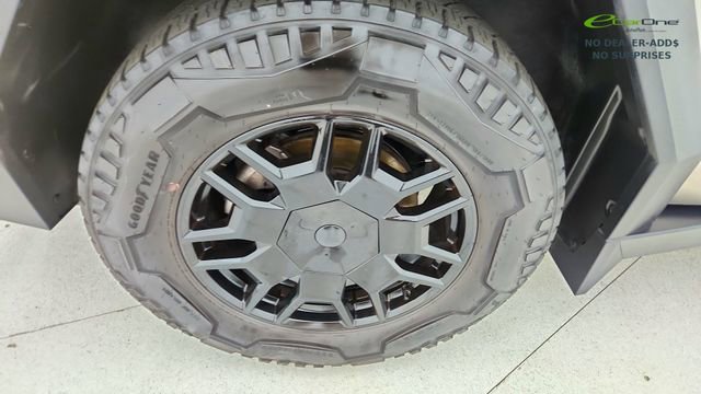 Used 2024 Tesla Cybertruck AWD Crew Cab image 54