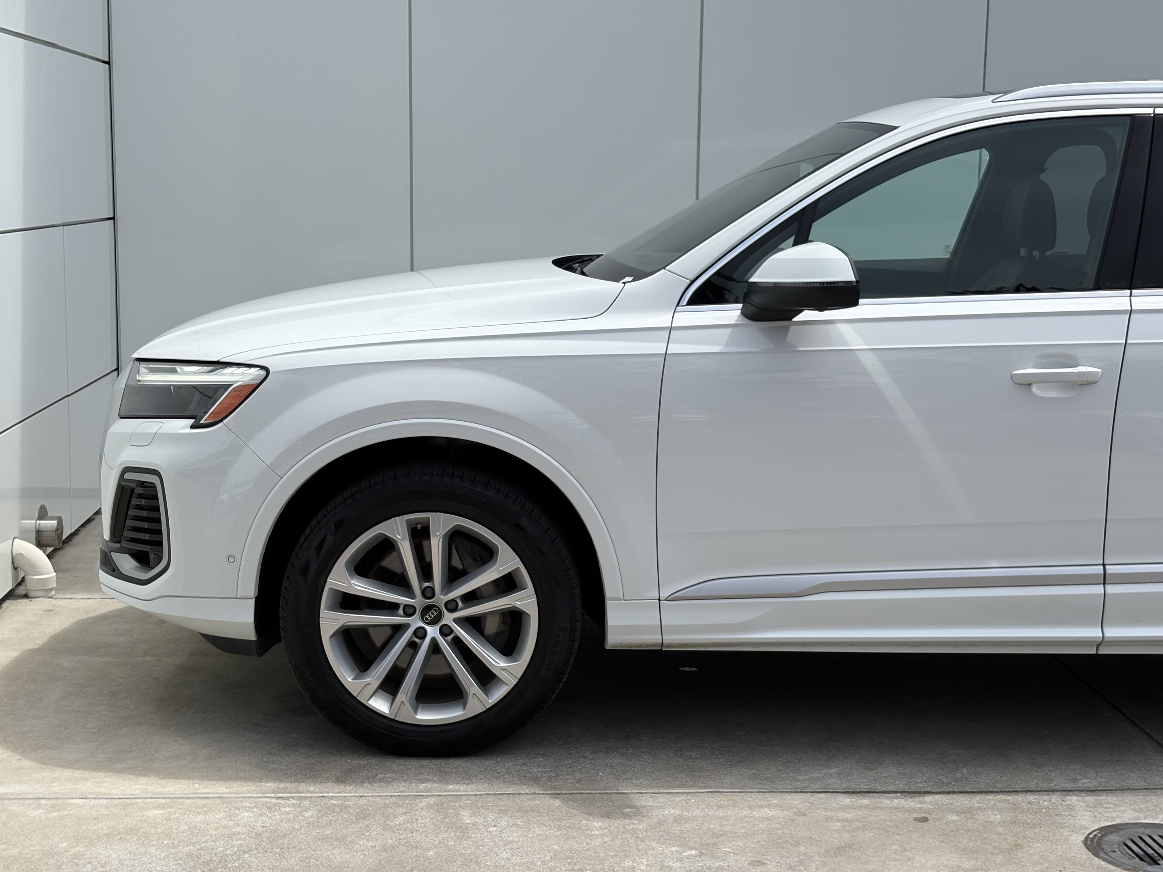 Used 2025 Audi Q7 3.0T Premium Plus AWD/4WD image 5