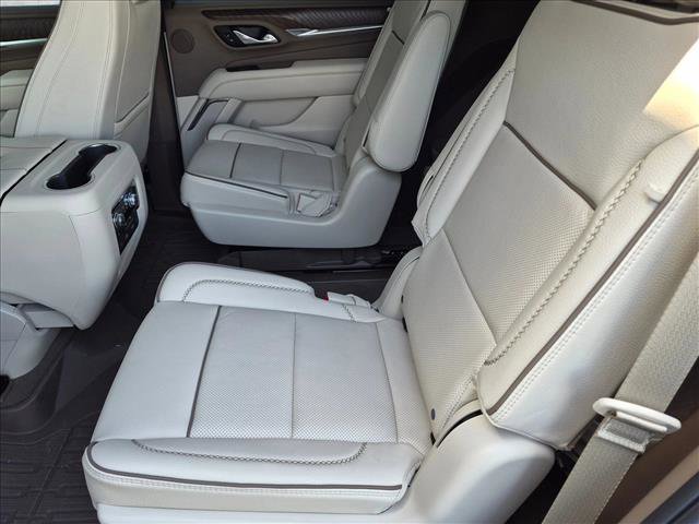 Used 2024 GMC Yukon Denali w/ Advanced Technology Package image 18