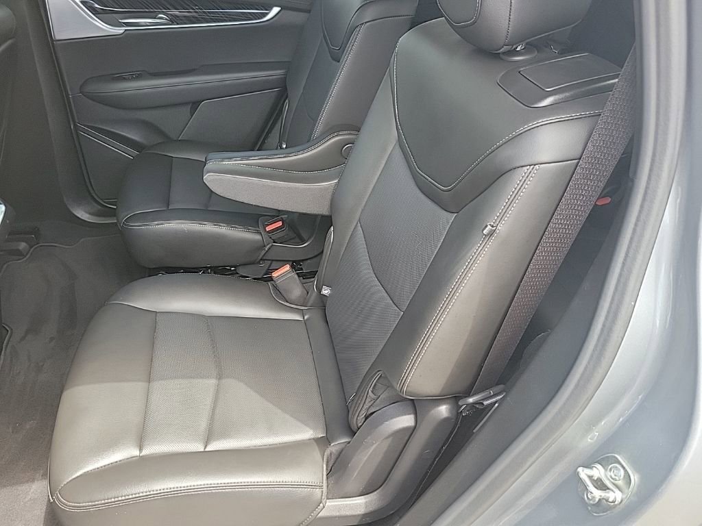 Used 2025 Cadillac XT6 Premium Luxury FWD image 33