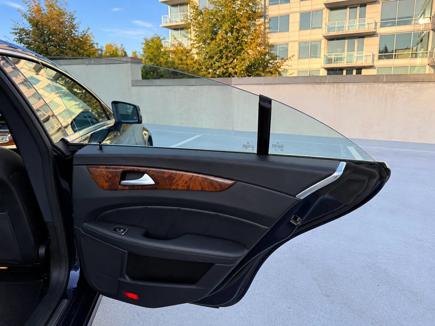 Used 2012 Mercedes-Benz CLS 550 4MATIC image 19