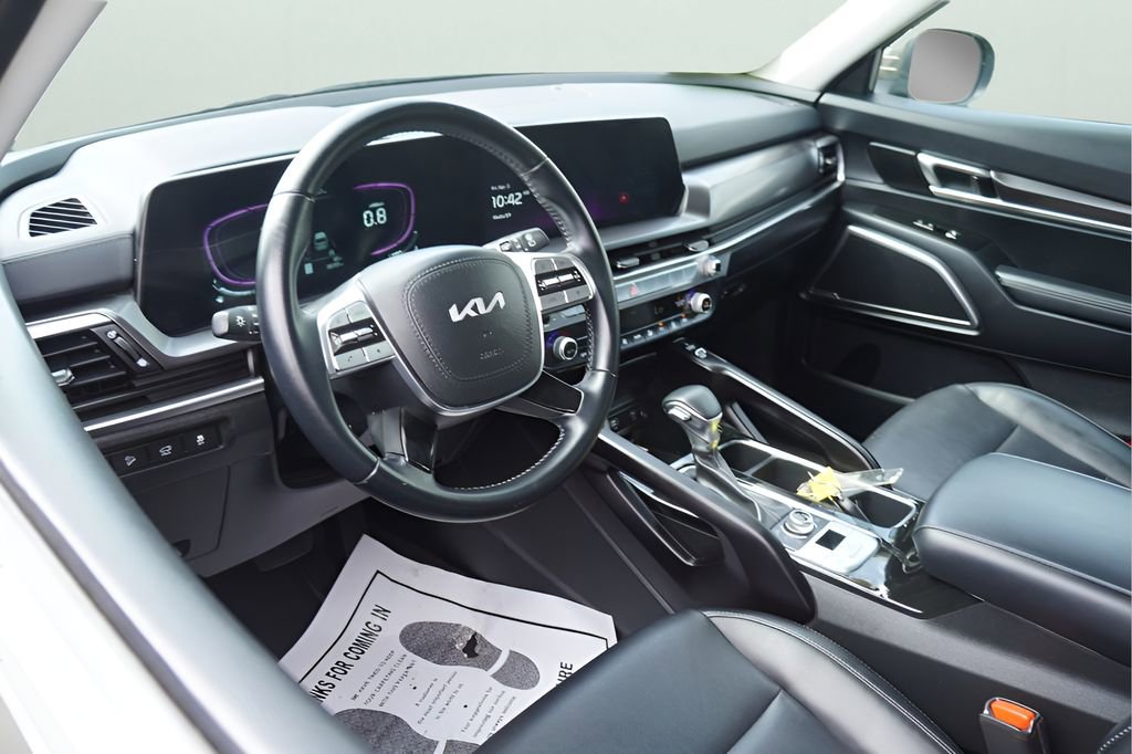 Used 2025 Kia Telluride S image 13