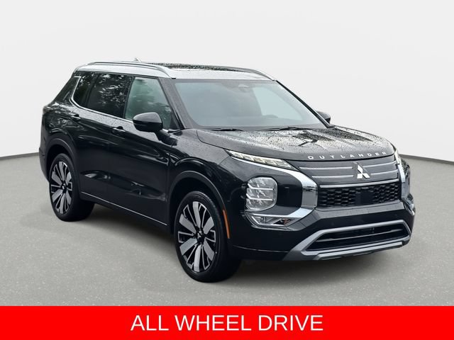 Used 2025 Mitsubishi Outlander AWD image 3