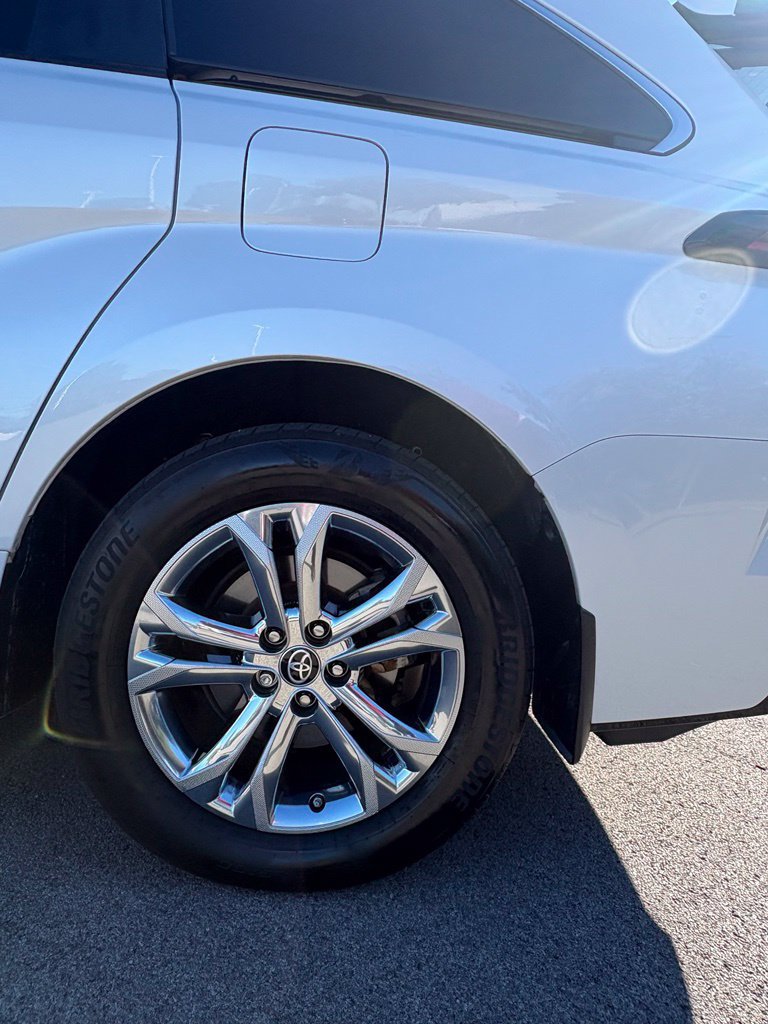 Used 2023 Toyota Sienna Platinum AWD/4WD image 10