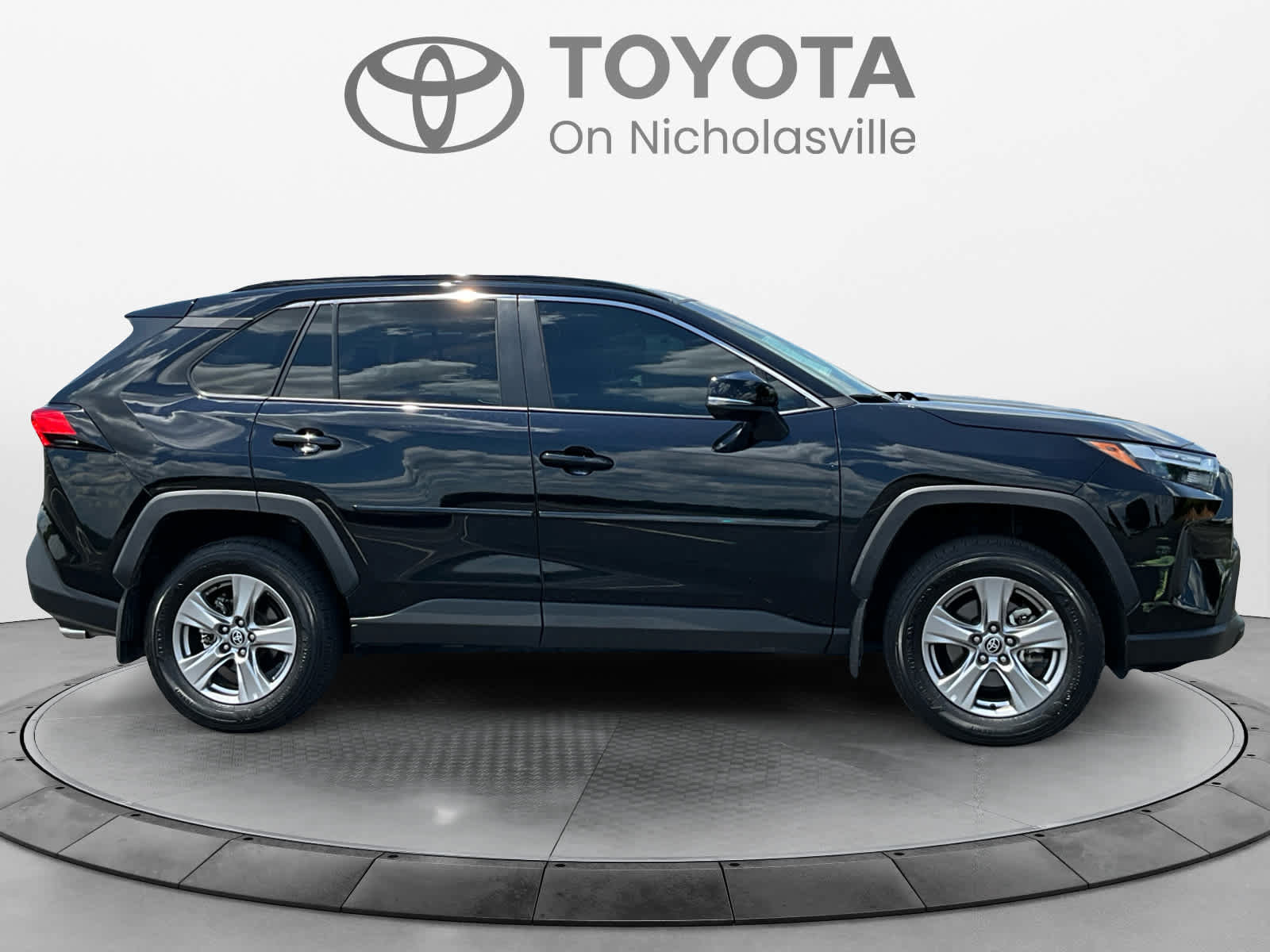 Used 2023 Toyota RAV4 XLE w/ XLE Grade Weather Package AWD/4WD image 6