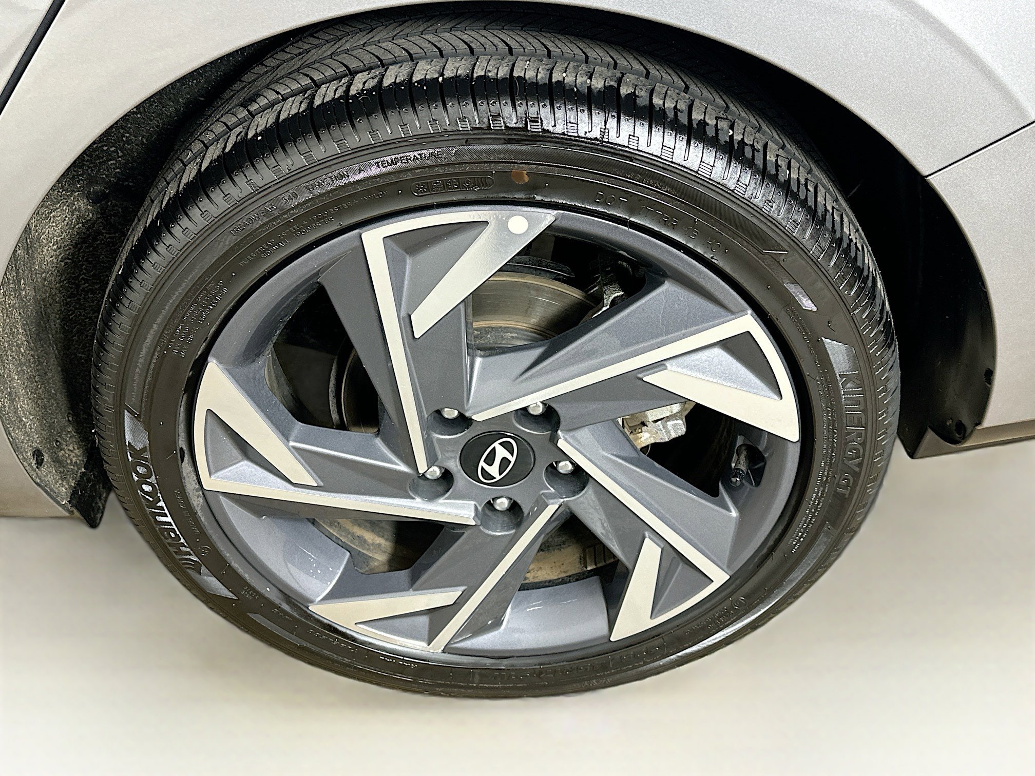 Used 2025 Hyundai Elantra SEL image 11