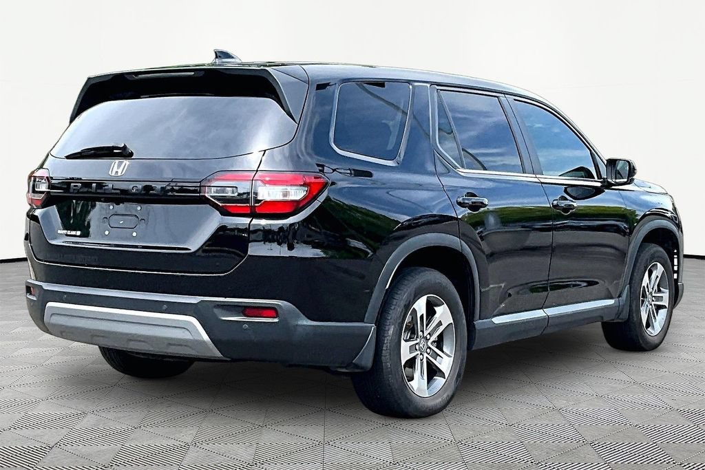 Used 2025 Honda Pilot EX-L image 6