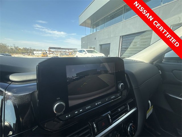 Certified 2025 Nissan Pathfinder SV image 17