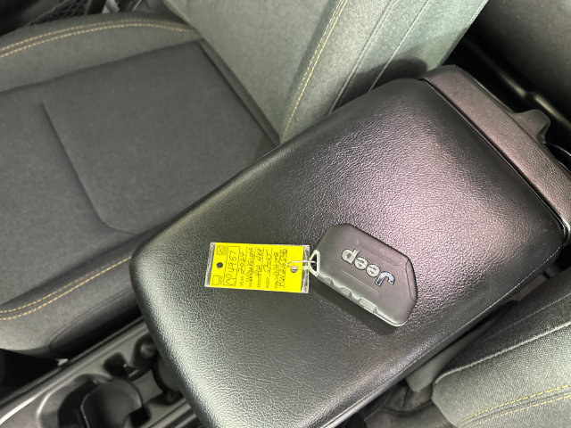 Certified 2024 Jeep Wrangler Unlimited AWD/4WD image 35