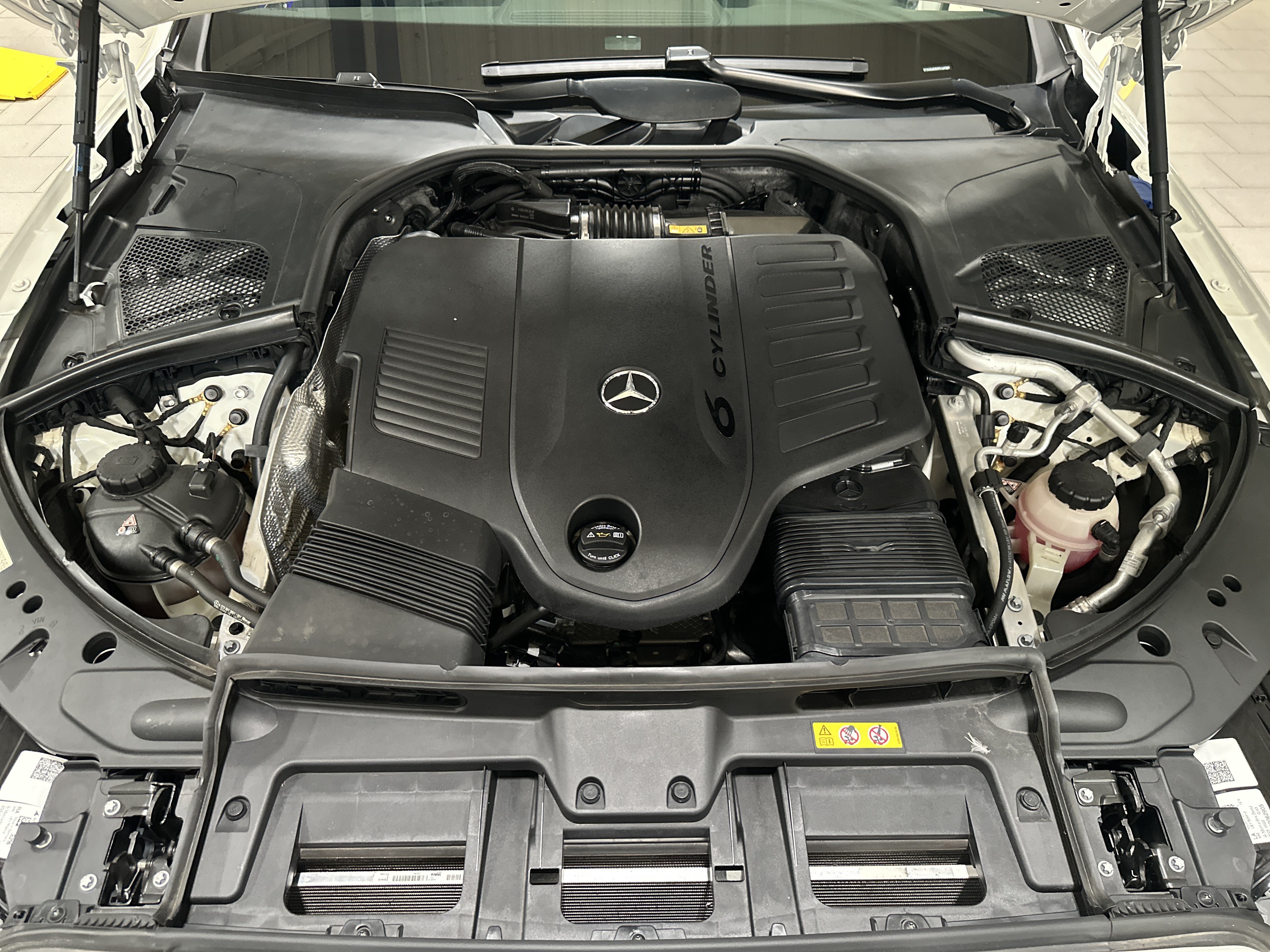 Certified 2023 Mercedes-Benz S 500 4MATIC image 15