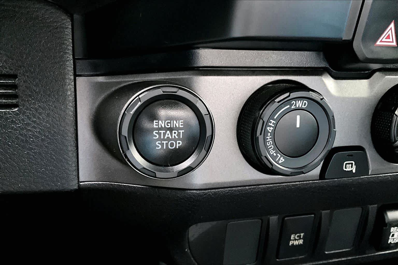 Used 2019 Toyota Tacoma TRD Off-Road AWD/4WD image 33