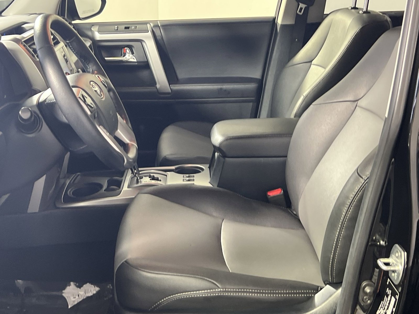 Used 2024 Toyota 4Runner SR5 Premium w/ Moonroof Package image 10