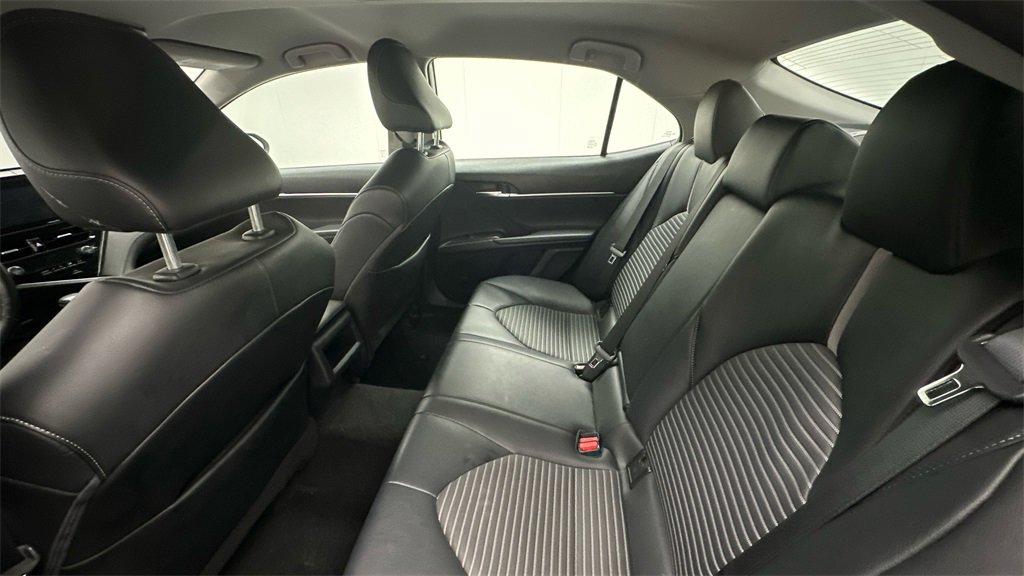 Used 2022 Toyota Camry SE image 7