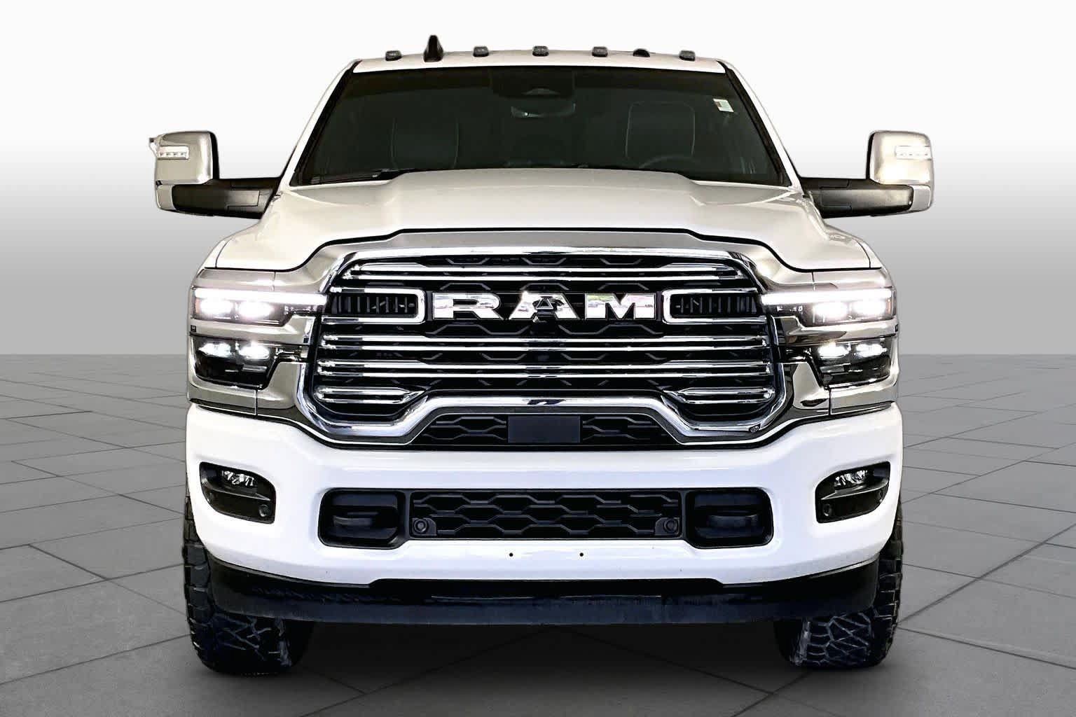 Used 2026 RAM 3500 Laramie AWD/4WD image 4