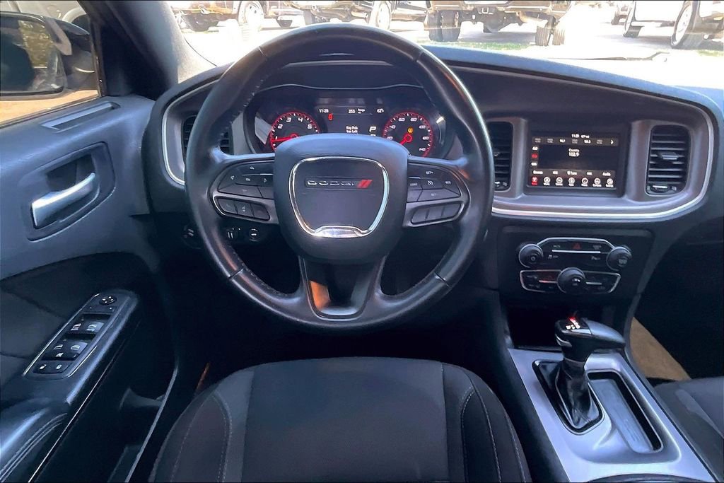 Used 2022 Dodge Charger SXT w/ Blacktop Package image 5