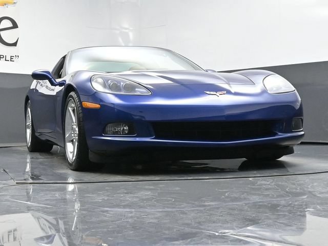 Used 2005 Chevrolet Corvette Coupe w/ Preferred Equipment Group RWD image 3
