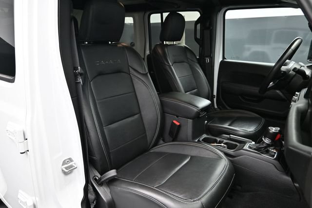 Used 2023 Jeep Wrangler Unlimited Sahara w/ Cold Weather Group AWD/4WD image 14