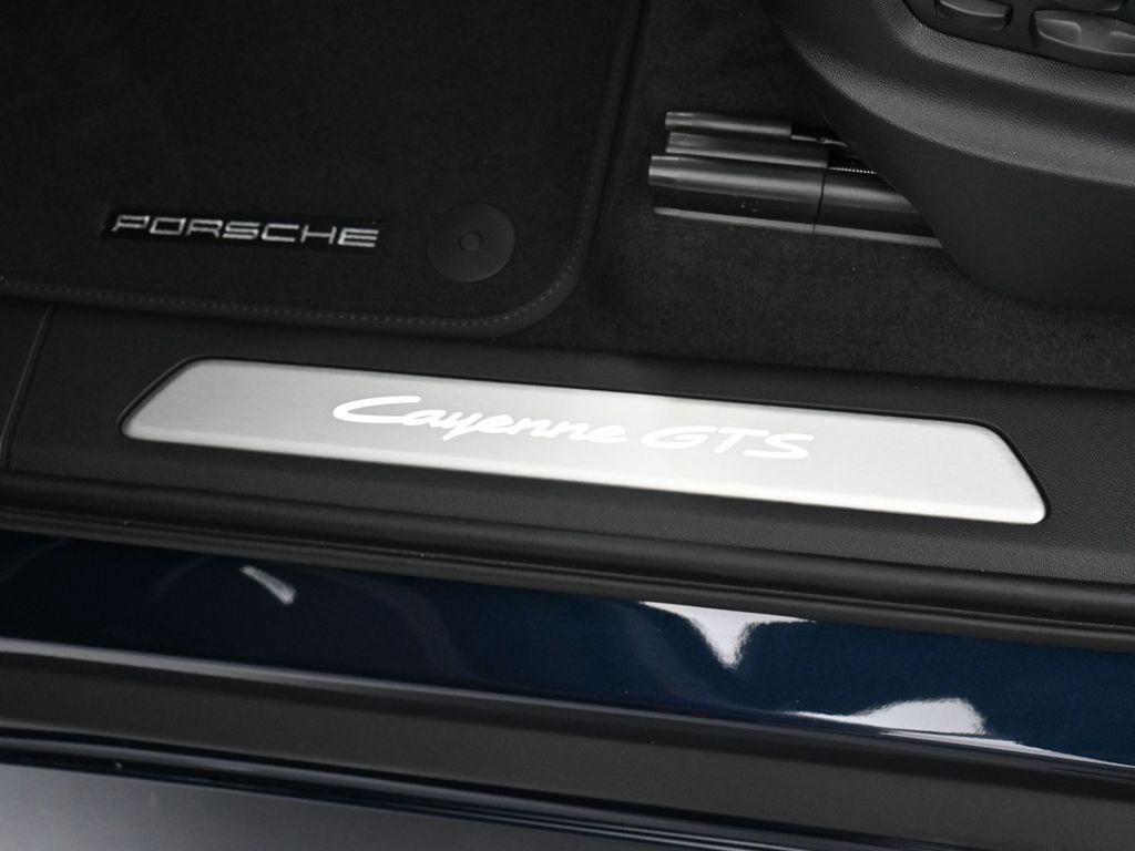 New 2026 Porsche Cayenne GTS image 17