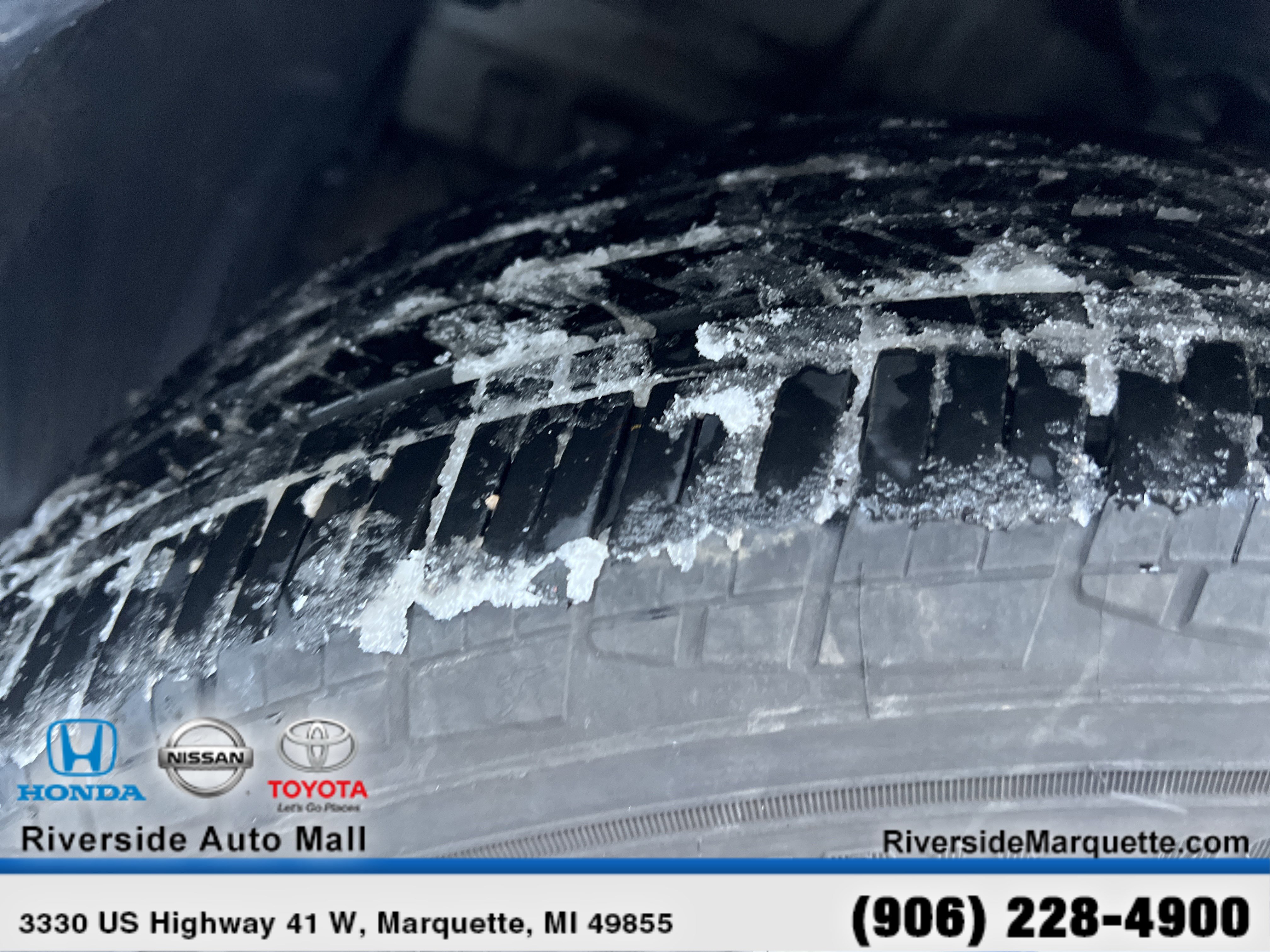 Used 2022 Toyota Corolla Cross XLE image 12