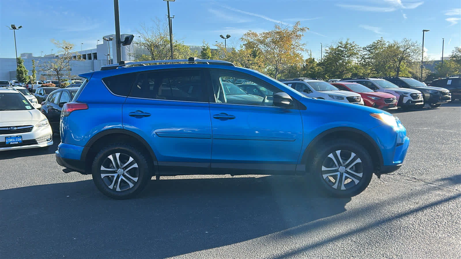 Used 2016 Toyota RAV4 LE AWD/4WD image 4