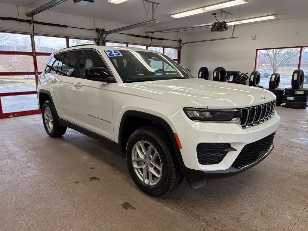 New 2025 Jeep Grand Cherokee Laredo X w/ Luxury Tech Group I AWD/4WD image 1
