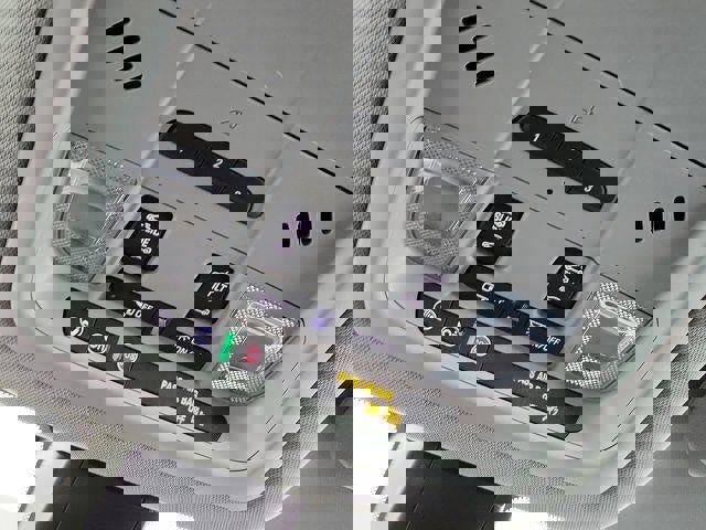 Used 2023 GMC Acadia SLT image 29