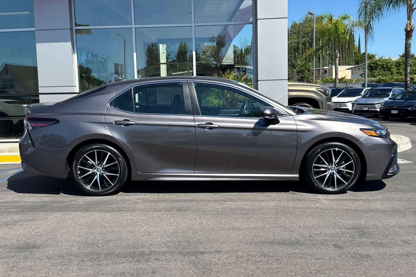 Certified 2024 Toyota Camry SE FWD image 4