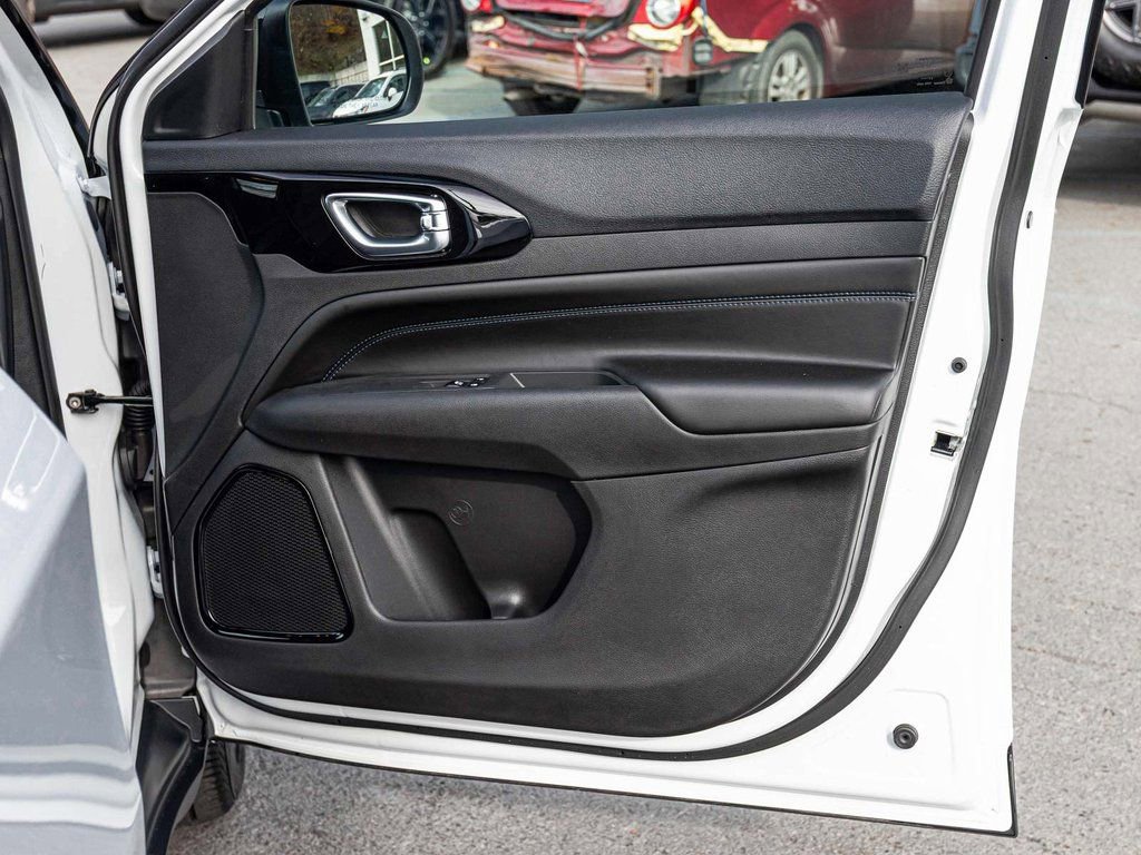 New 2026 Jeep Compass Limited image 8