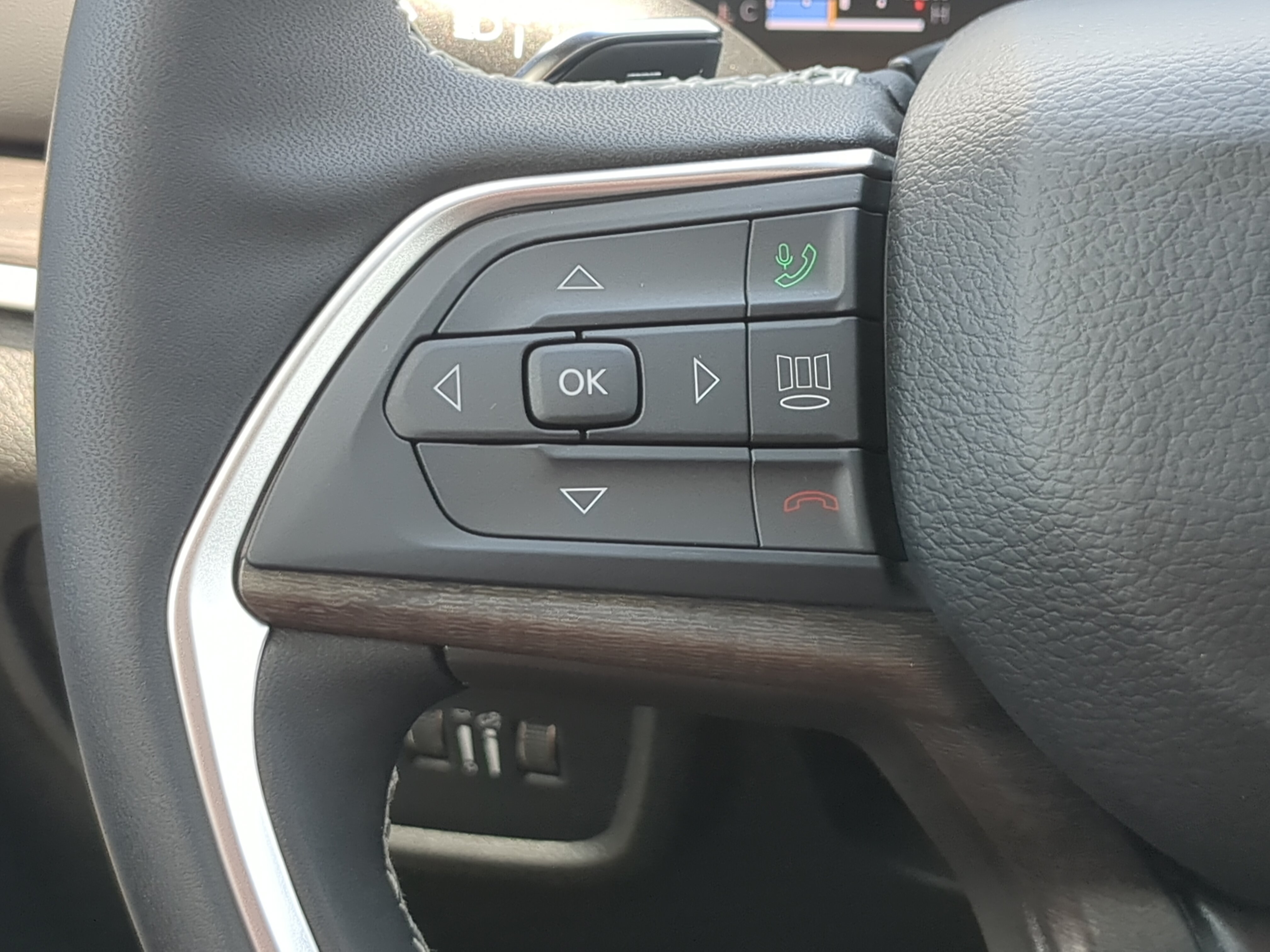 New 2026 Jeep Grand Cherokee Altitude RWD image 24
