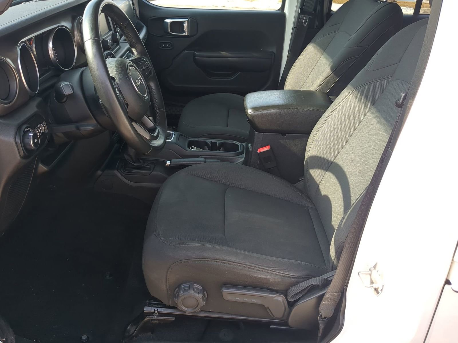 Used 2018 Jeep Wrangler Unlimited Sport S AWD/4WD image 19