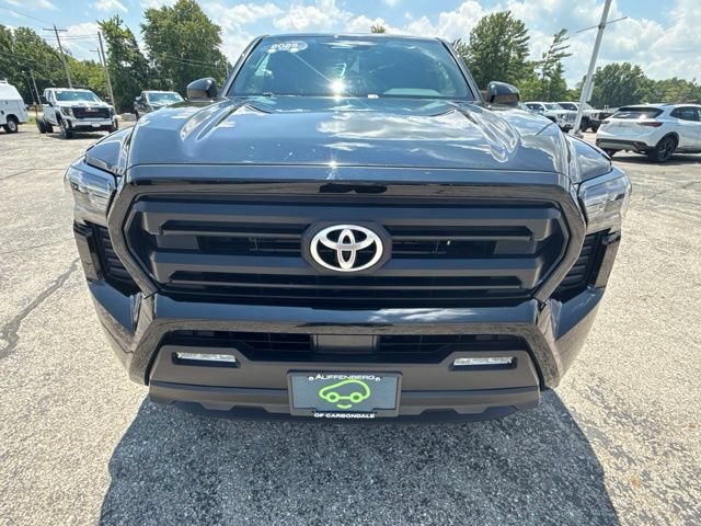 Used 2025 Toyota Tacoma SR5 AWD/4WD image 9