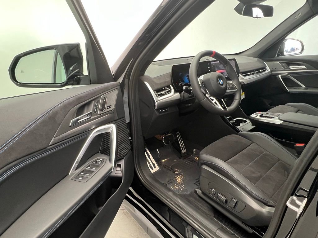 Used 2026 BMW X1 M35i w/ Technology Package image 21