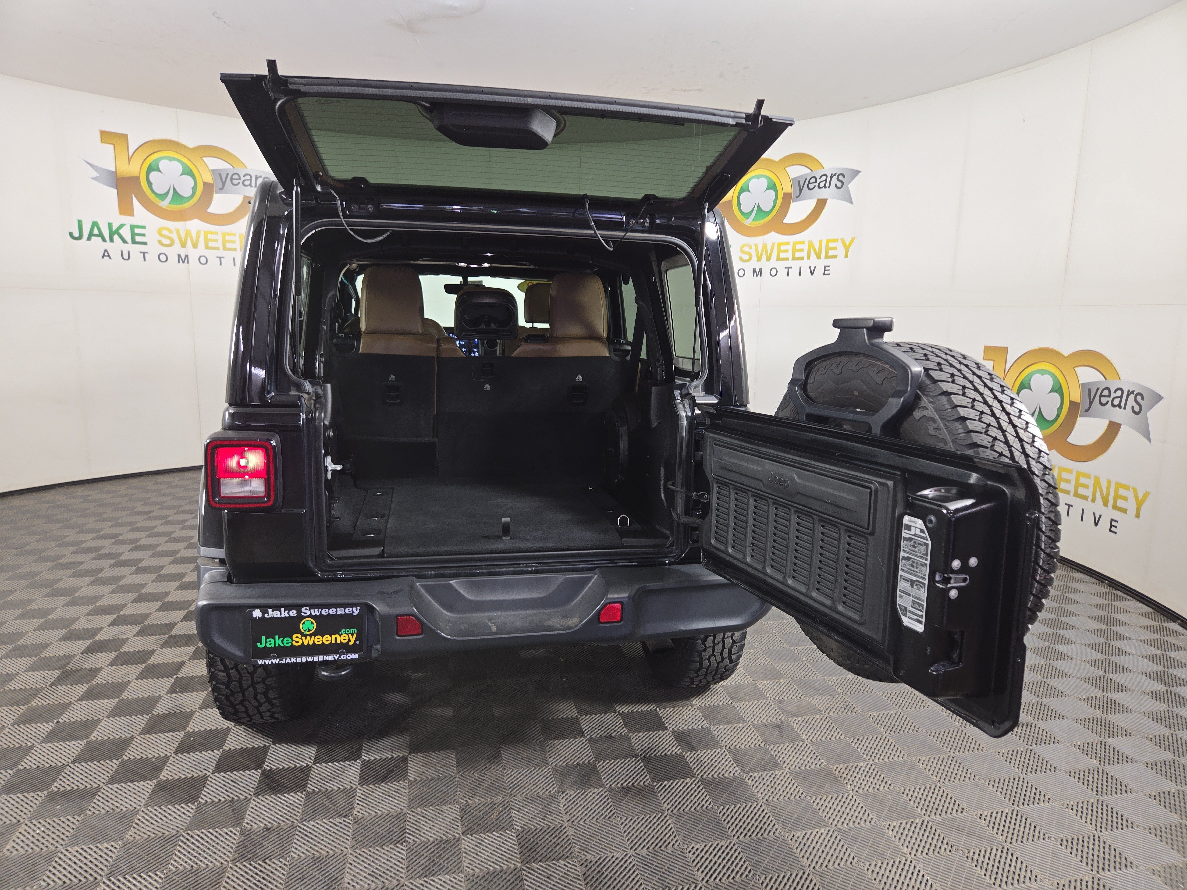 Used 2020 Jeep Wrangler Unlimited Sahara AWD/4WD image 33