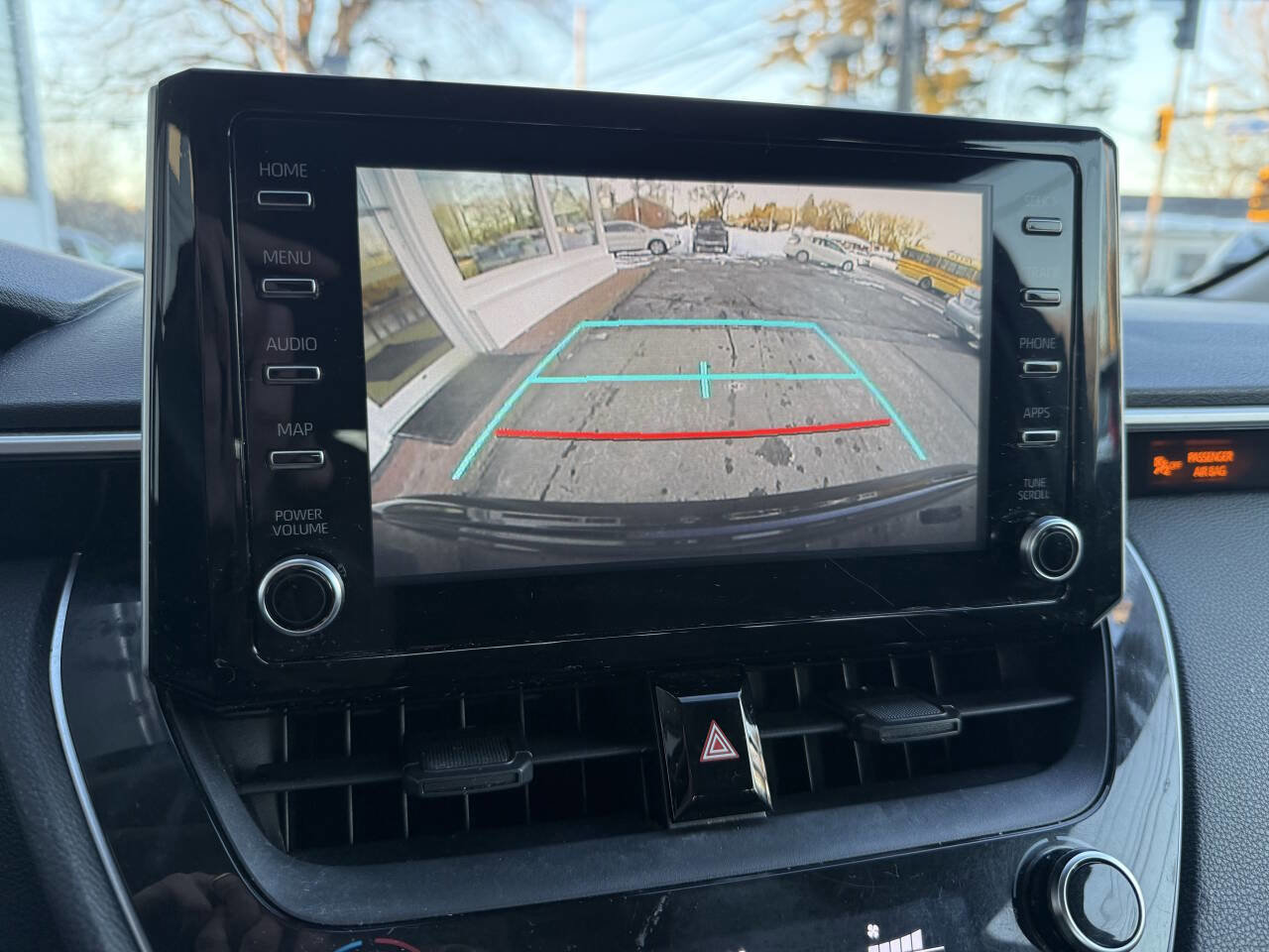 Used 2020 Toyota Corolla LE image 16
