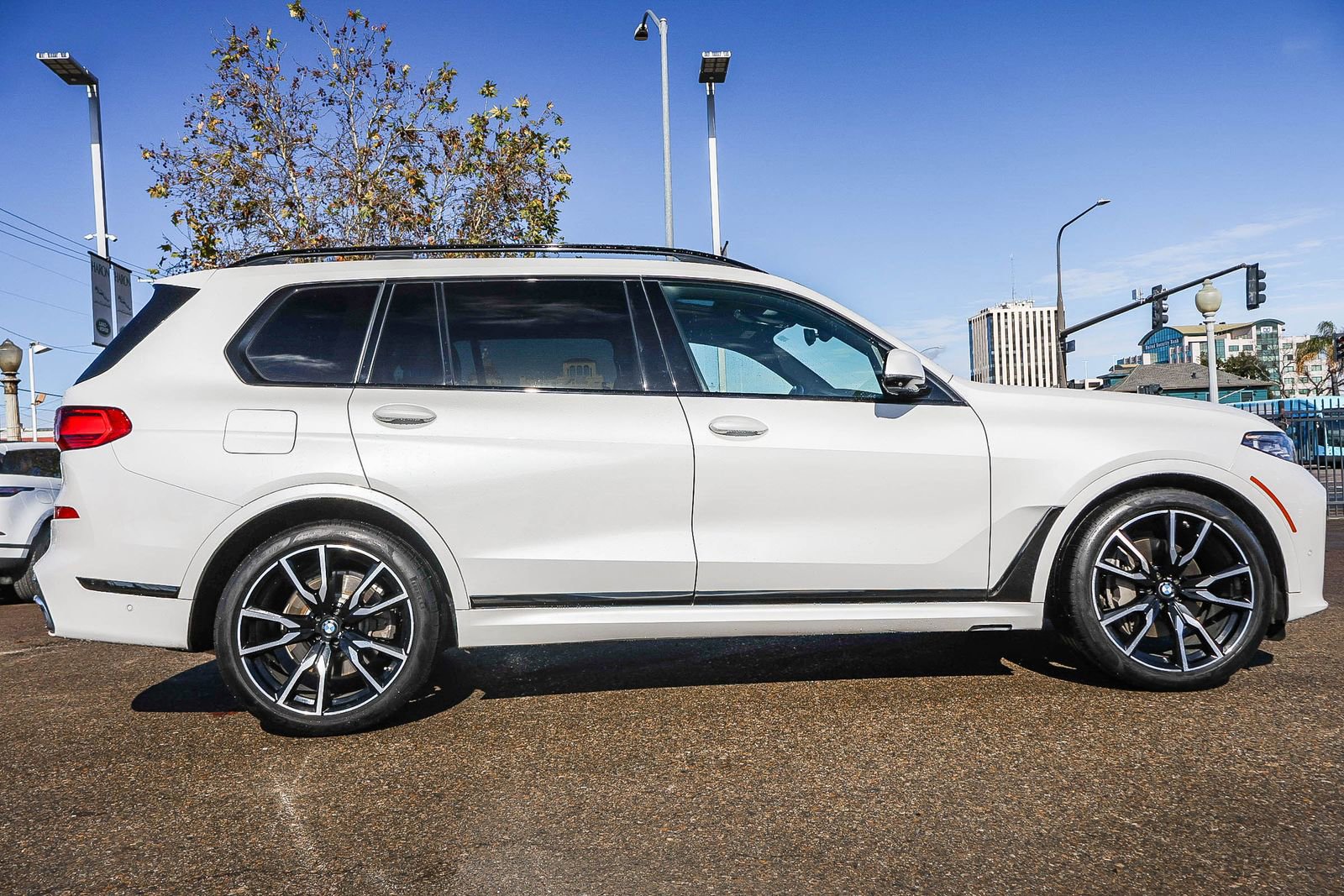 Used 2019 BMW X7 xDrive40i w/ M Sport Package image 4