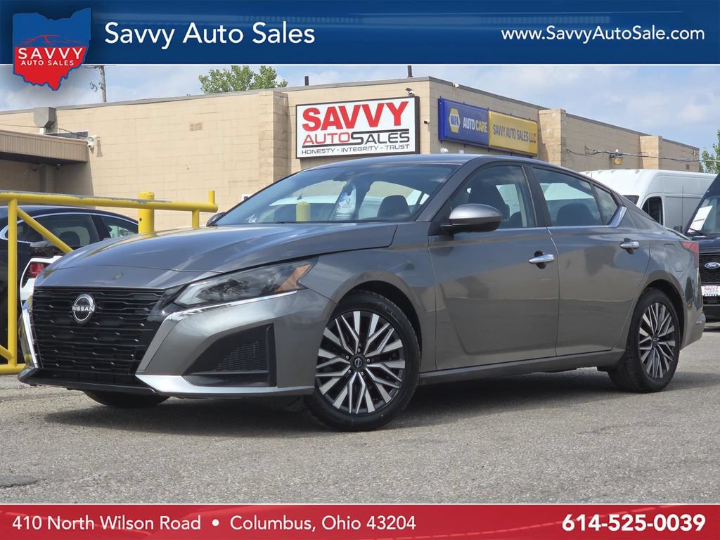 Used 2023 Nissan Altima 2.5 SV FWD image 1