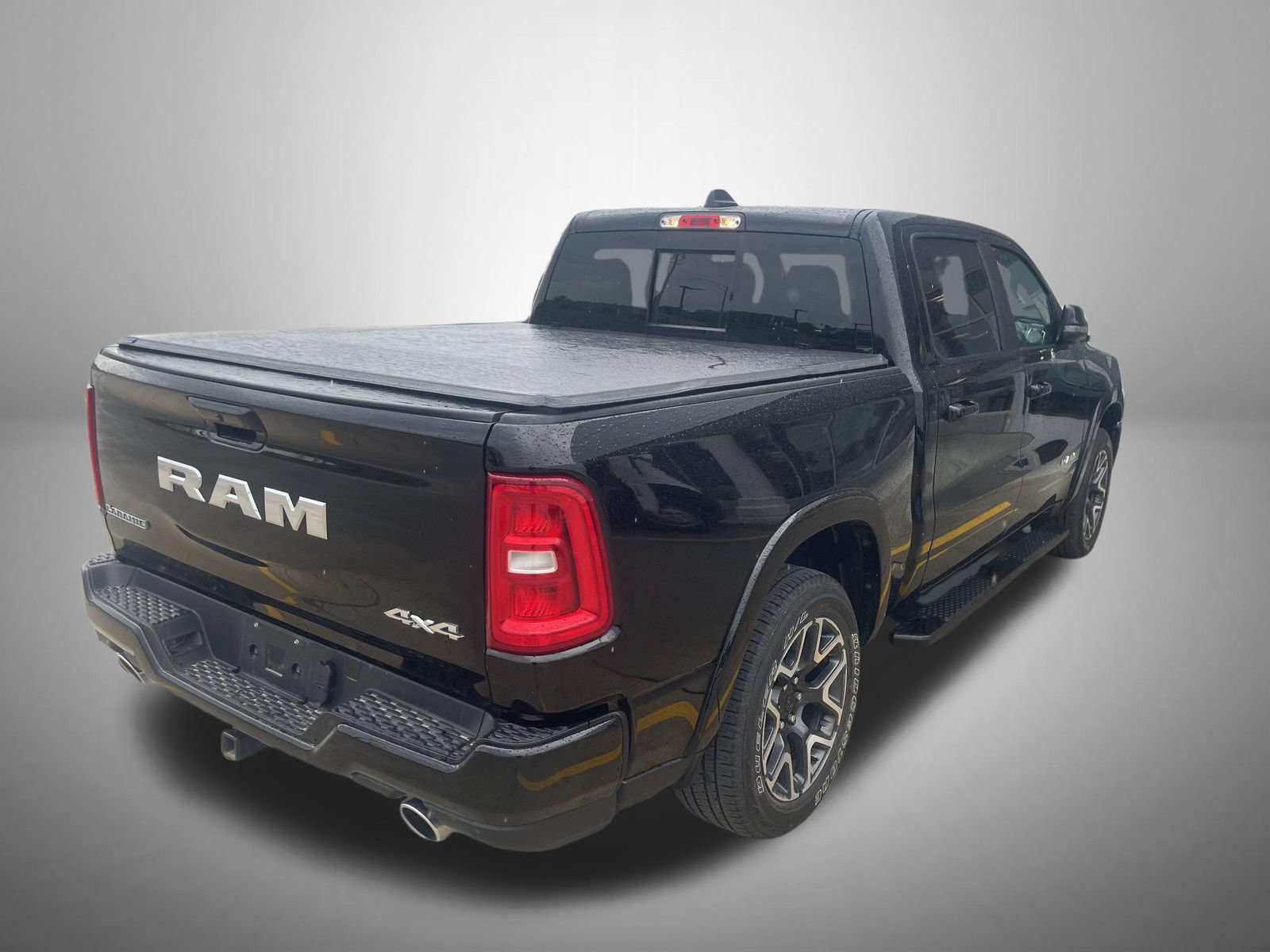 Used 2025 RAM 1500 Laramie AWD/4WD image 3
