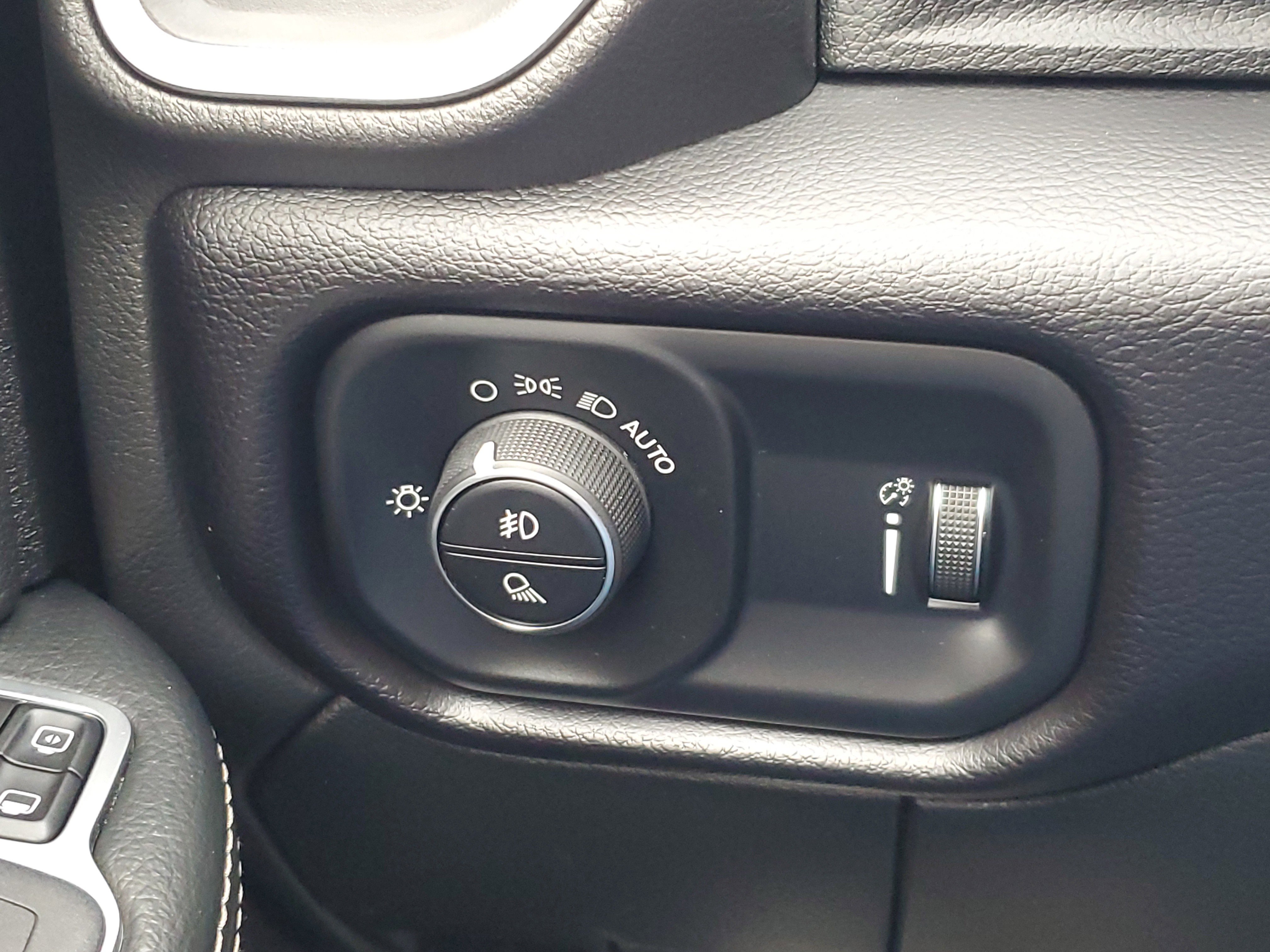 Used 2024 RAM 2500 Big Horn w/ Safety Group image 12