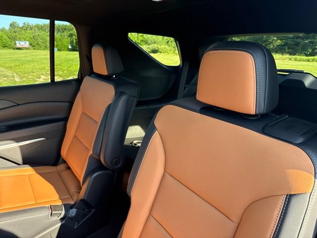 New 2027 Chevrolet Traverse Z71 w/ LPO, Floor Liner Package AWD/4WD image 42
