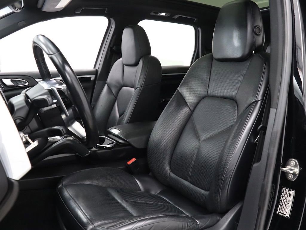 Used 2016 Porsche Cayenne image 11