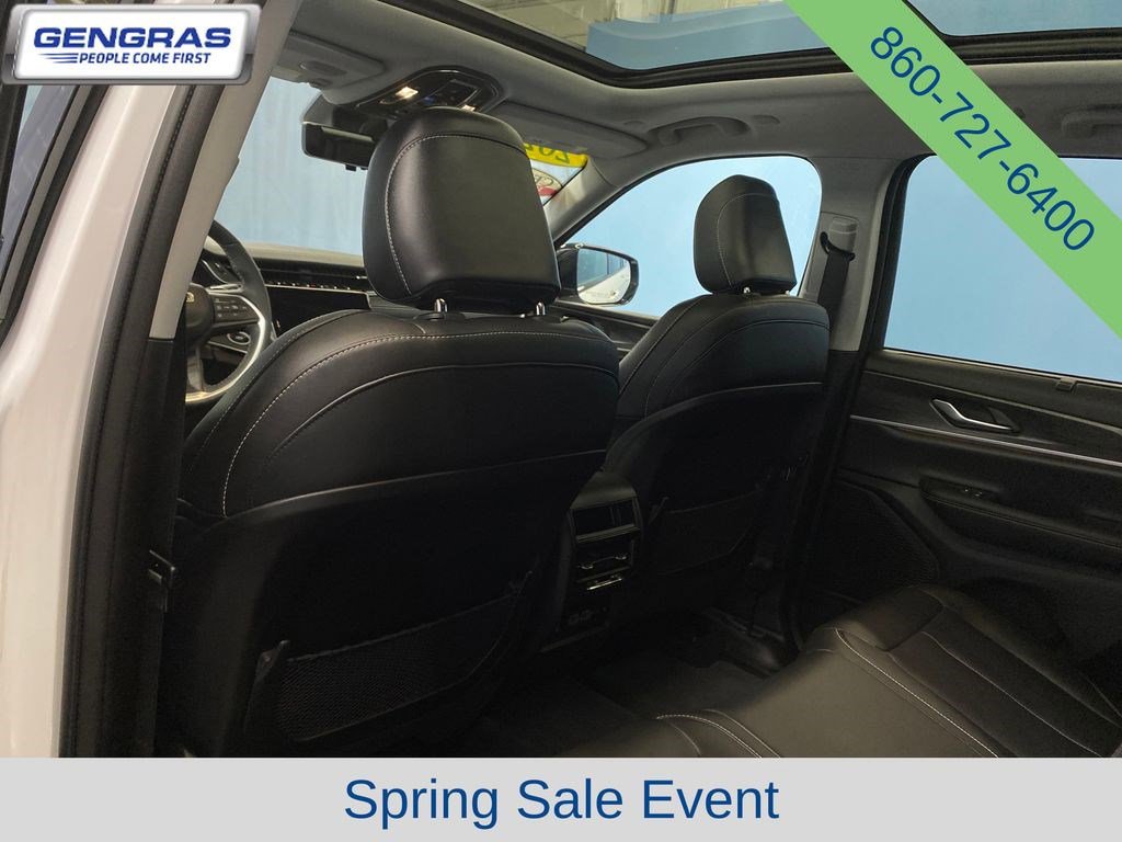 Used 2023 Jeep Grand Cherokee Limited w/ Luxury Tech Group II AWD/4WD image 29