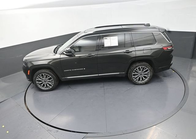 Used 2024 Jeep Grand Cherokee L Summit AWD/4WD image 15