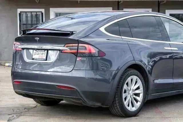 Used 2018 Tesla Model X 100D image 16