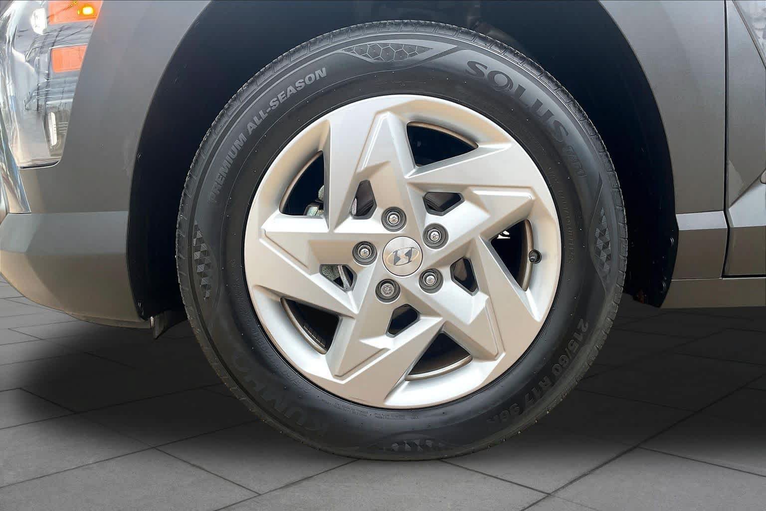 Certified 2024 Hyundai Kona SE FWD image 10